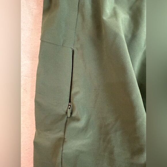 NWOT NIKE DRI FIT Dark Green Athletic Shorts - Picture 3 of 4